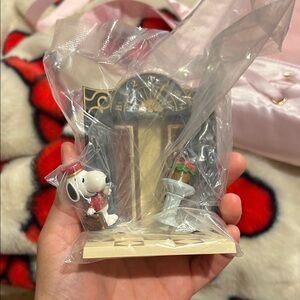 Snoopy Hotel Figure Snoopy’s Door story